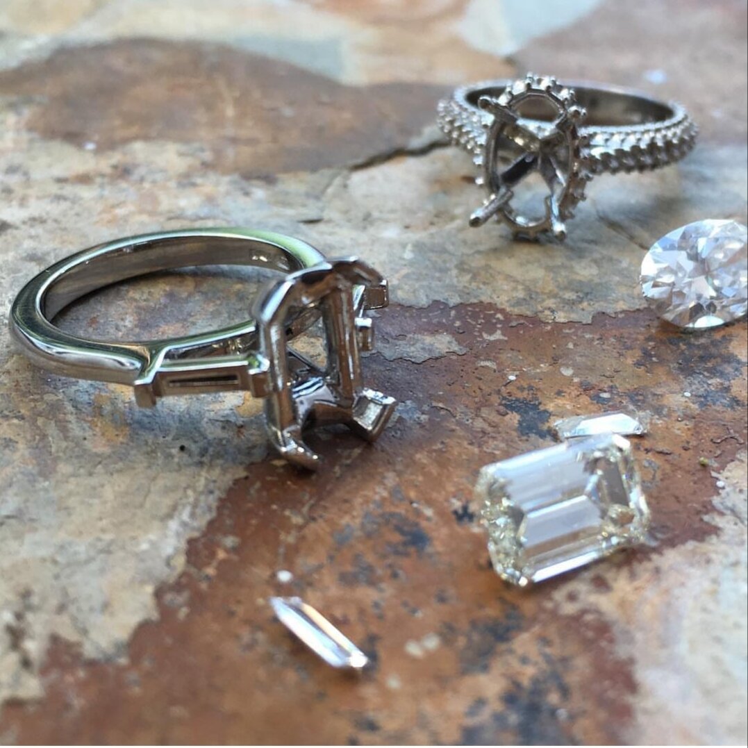 Platinum and diamond engagement rings featuring bespoke designs and gemstones for bridal wear in Dublin, London, Manchester, Ireland and the UK. Fine jewellery, engagement and wedding rings, Bridal jewellery, Irish and British craftsmanship